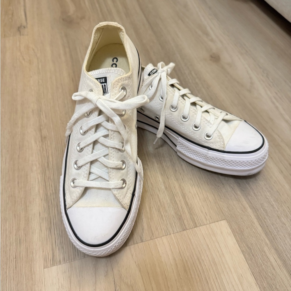 Converse Chuck Taylor All Star Lift Platform Canvas - Women’s Size 8